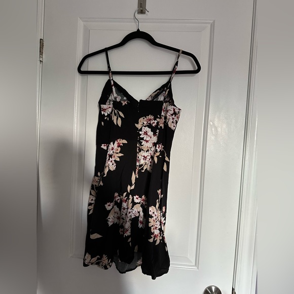 Dynamite mini summer dress - 5 for $25 for items marked with ⭐️ - Picture 2 of 3